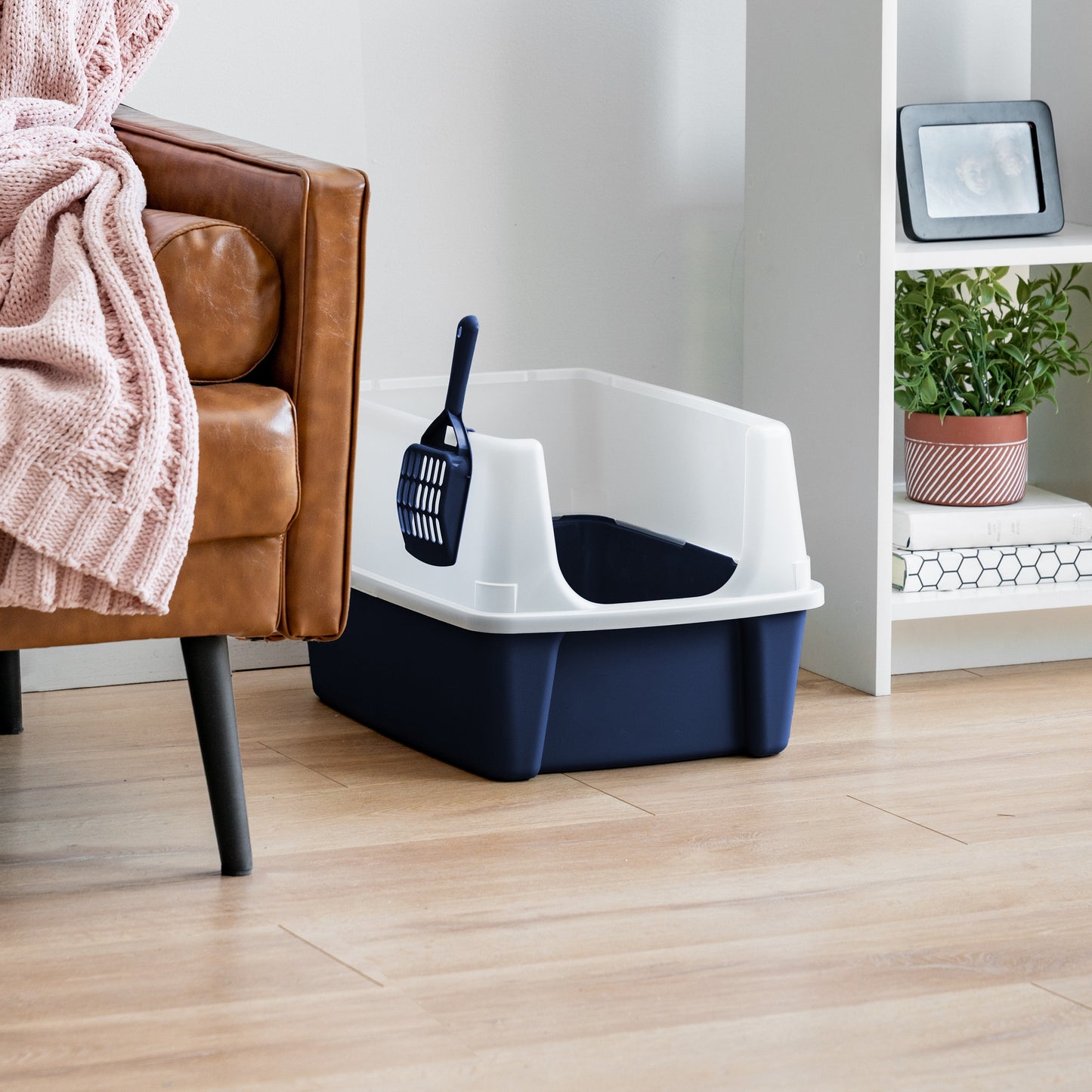 High-Sided Open Top Cat Litter Box with Scoop in Navy